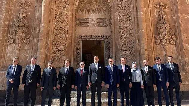Denetimli serbestlik heyeti Doğubayazıt'ta yeni hizmet binasını inceledi