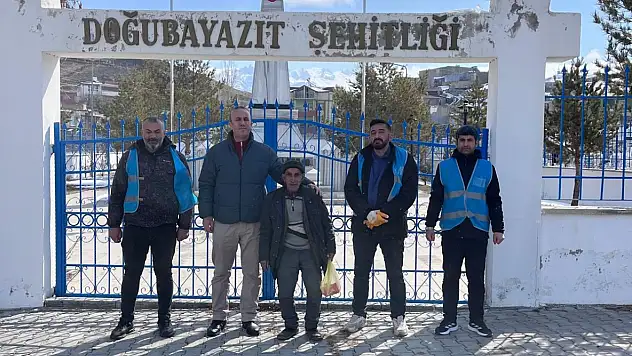 Denetimli serbestlik yükümlüleri 18 Mart'ta şehitliği temizlediler