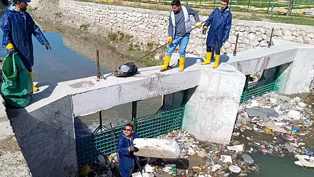 Derelerde Temizlik Çalışmalarımız Aralıksız Devam Ediyor
