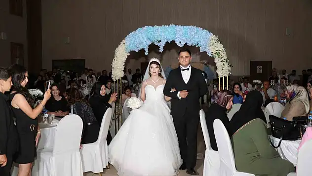 Dilan ile Ömer Oltu'da Hayatlarını Birleştirdi