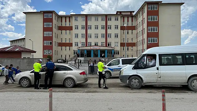 Diyadin'de bir haftada 5 bin 910 kişi sorgulandı, 531 bin lira ceza kesildi