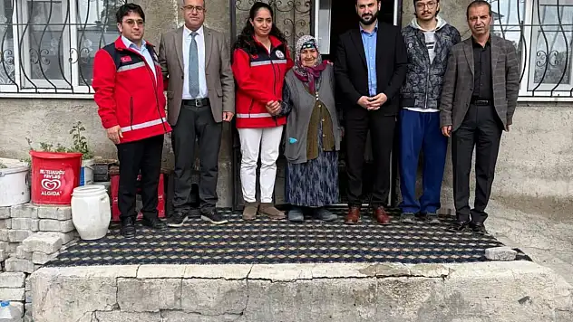 Diyadin'de Dünya Yaşlılar Günü'nde üç haneye ziyaret