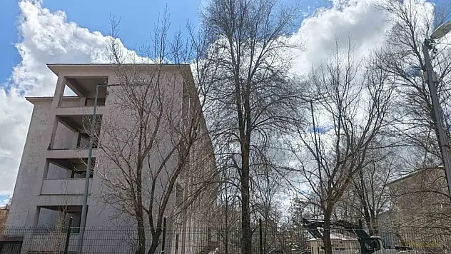 Diyadin'de eski hükümet konağı yıkılıyor