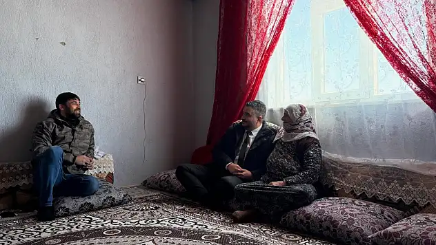 Diyadin'de gönül buluşması! Başkan Kaya Hüsna teyzeyi ziyaret etti