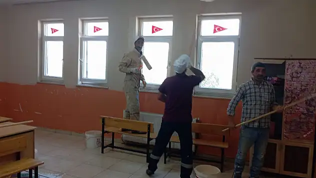 Diyadin'de köy okulları yenileniyor