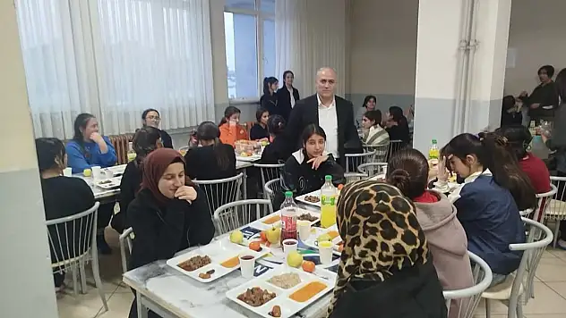 Diyadin'de Ramazan'ın manevi iklimi öğrencilerle paylaşıldı