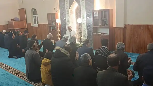 Diyadin'de sabah namazında anlamlı buluşma