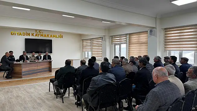 Diyadin'de sahipsiz sokak hayvanları için kapsamlı toplantı düzenlendi