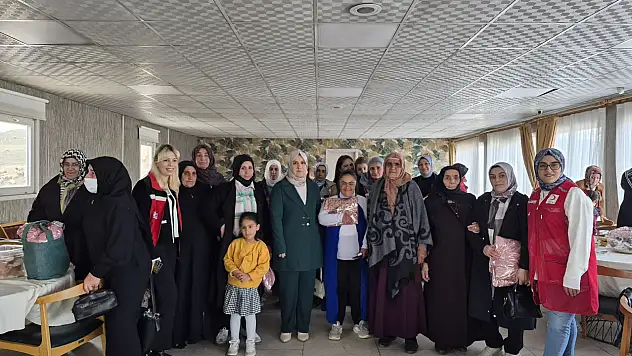 Diyadin'de şehit ve gazi anneleri için anneler günü programı düzenlendi