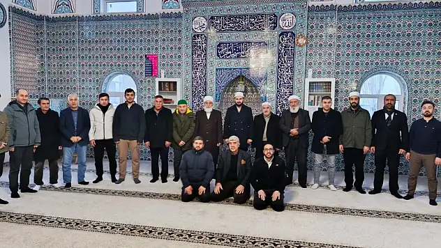Diyadin'de vatandaşlar sabah namazında bir araya geldi