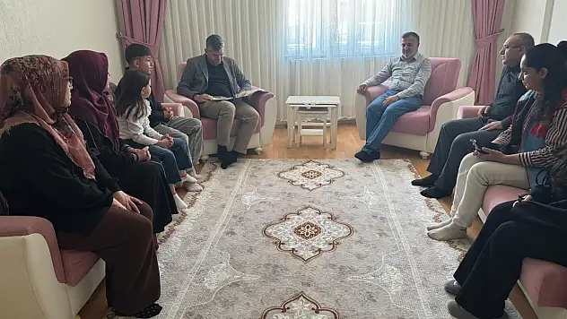 Diyadin Kaymakamı Furkan Korkusuz hane ziyaretlerini sürdürüyor
