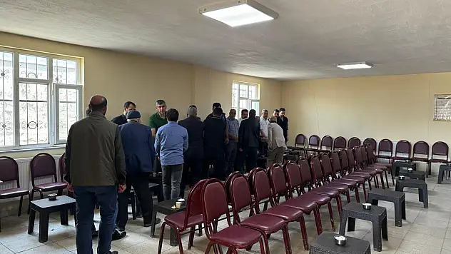Diyadin Kaymakamı Furkan Korkusuz'dan şehit yakını aileye taziye ziyareti