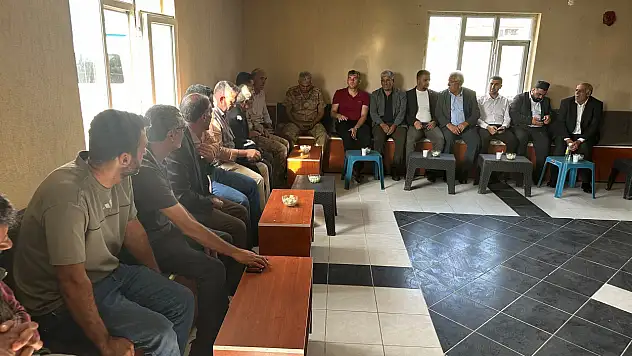 Diyadin Kaymakamı Korkusuz köy köy gezerek vatandaşları dinledi