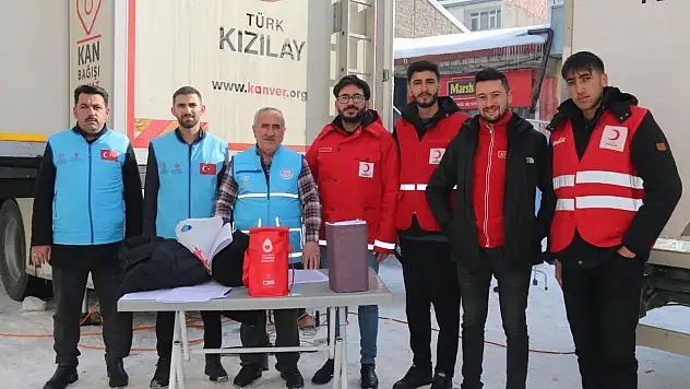Diyanet Vakfı Diyadin Şubesi'nden Kızılay'a kan bağışı katkısı