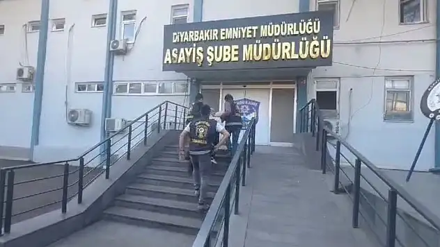 Diyarbakır'da bir kadının öldüğü silahlı saldırının zanlısı tutuklandı