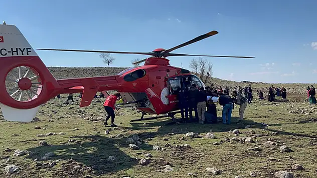 Diyarbakır'da köyde yaralanan vatandaş için helikopter ambulans seferber oldu