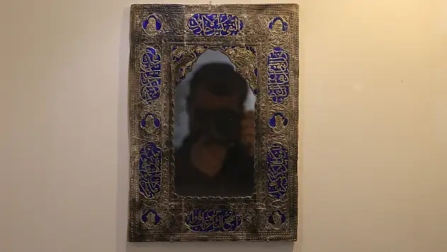 Diyarbakır Müzesi'nde öğüt veren tarihi ayna ilgi çekiyor