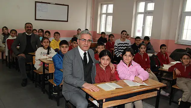 Doǧubayazıt'ta okul ziyaretlerinde eğitim ortamları incelendi