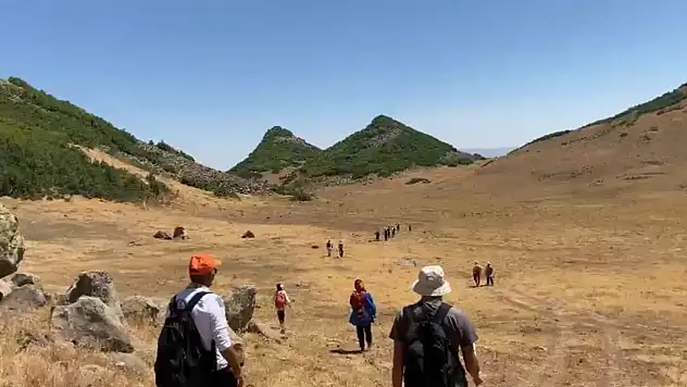 Doğaseverler Kırkor Dağı'nda yürüyüşle doğa sevgisini artırdı