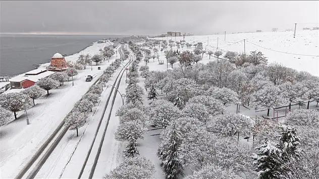 Doğu ve Karadeniz'de yüzlerce yol kapandı
