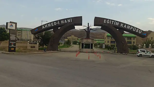 Doğubayazıt Ahmedi Hani MYO, YKS tercih döneminde öğrencilerini bekliyor