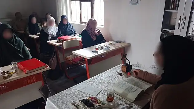 Doğubayazıt Büyük Ağrı Camii'nde manevi iklim