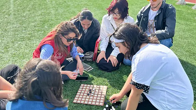 Doğubayazıt Gençlik Merkezi, gençleri sanat ve kültür yolculuğuna çıkardı