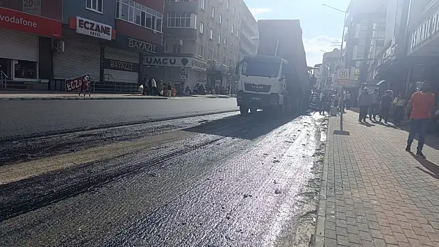 Doğubayazıt'ın işlek güzergâhında asfalt çalışması