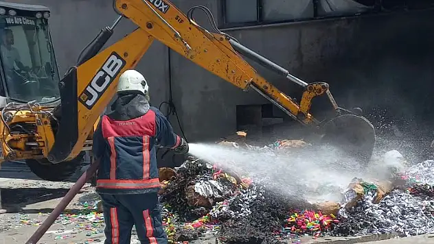 Doğubayazıt Koko Çakmak Fabrikası'nda korkutan yangın