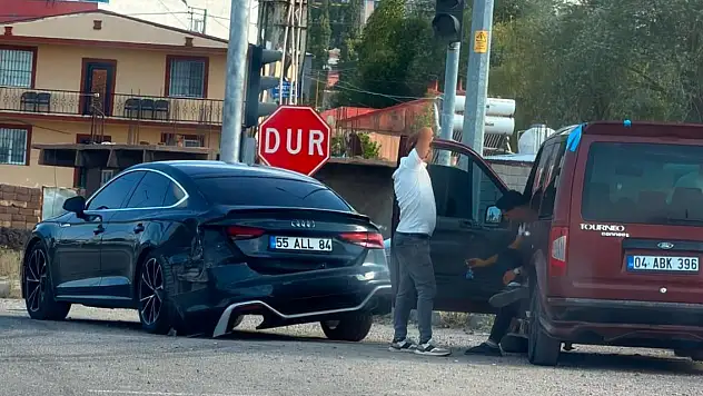 Doğubayazıt korkutan kaza: Dörtyol'da iki araç çarpıştı