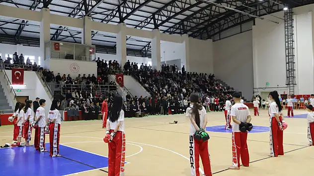 Doğubayazıt'ta 19 Mayıs coşkusu gösterilerle kutlandı