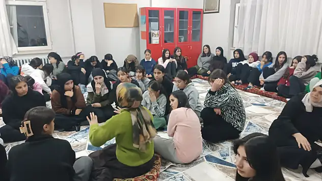 Doğubayazıt'ta ADEM-1 kapsamında kız pansiyonuna ziyaret