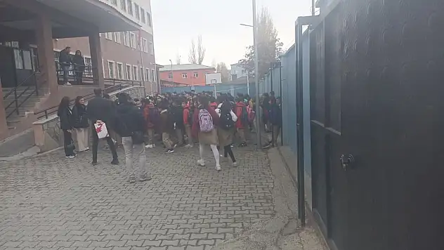 Doğubayazıt'ta ara tatil sonrası ilk ders zili çaldı