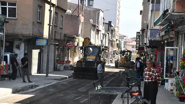 Doğubayazıt'ta asfalt mesaisi başladı