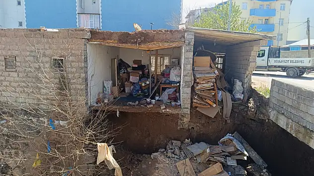 Doğubayazıt'ta aşırı yağışlar sonrası köprü yeniden yapılıyor
