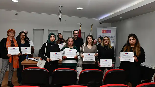 Doğubayazıt'ta belediye personeline atık yönetimi ve çevre bilinci eğitimi verildi