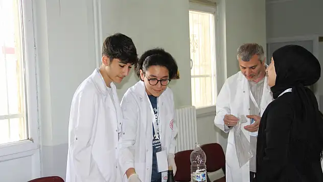 Doğubayazıt'ta bilim ve sanat rüzgarı esti