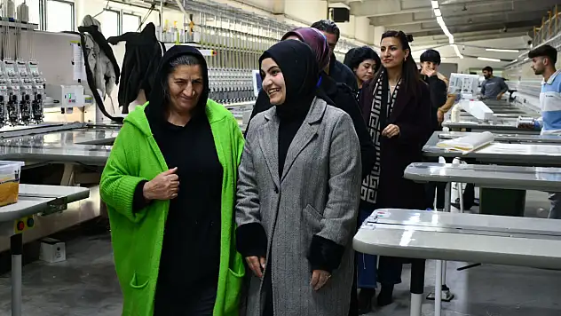 Doğubayazıt'ta emekçi kadınlara sürpriz ziyaret
