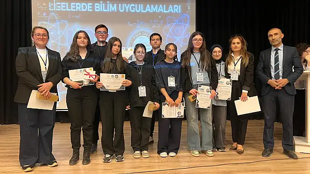Doğubayazıt'ta genç beyinler bilim için yarıştı