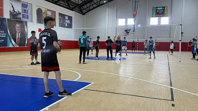 Doğubayazıt'ta Gençler Voleybol Müsabakaları başladı