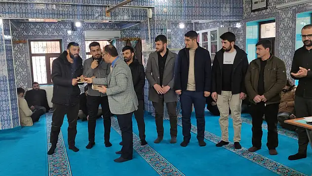 Doğubayazıt'ta gençlik projelerine emek veren din görevlileri unutulmadı