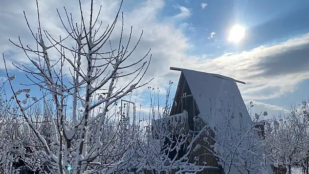 Doğubayazıt'ta kar ve güneşin eşsiz uyumu