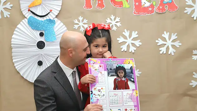 Doğubayazıt'ta karneler alındı, Kaymakam Ekinci minikleri yalnız bırakmadı