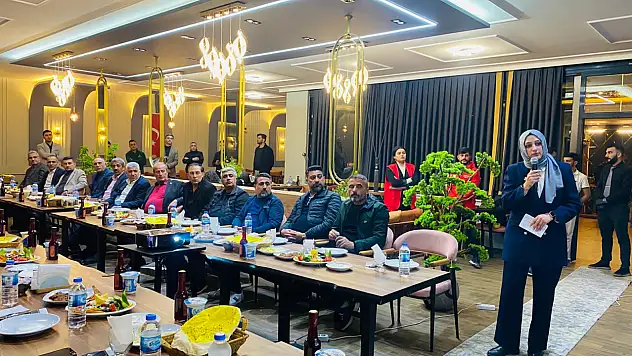 Doğubayazıt'ta Kızılay Haftası dayanışma sofrasıyla kutlandı