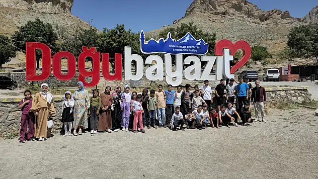 Doğubayazıt'ta Kur'an kursu öğrencileri tarih ve maneviyatla buluştu