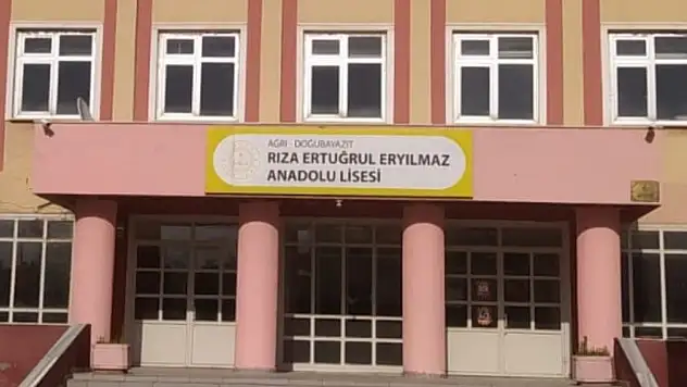 Doğubayazıt'ta lise öğrencisinden üniversite sınavında dikkat çeken başarı
