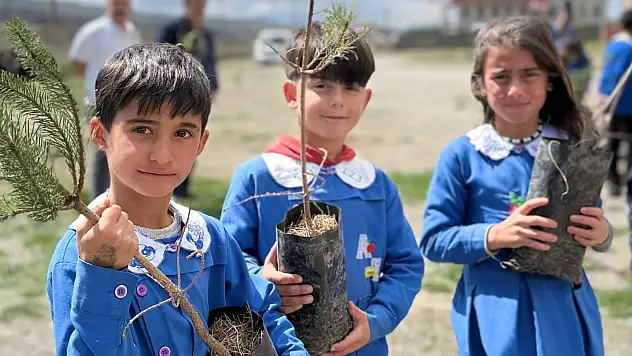 Doğubayazıt'ta minik eller geleceğe nefes oldu