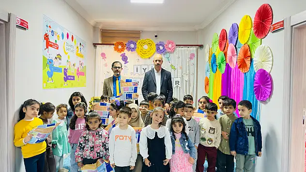 Doğubayazıt'ta minik öğrencilere bayram sevinci