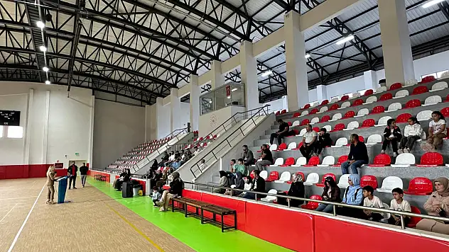 Doğubayazıt'ta öğrencilerin spor yetenekleri ailelerle değerlendirildi