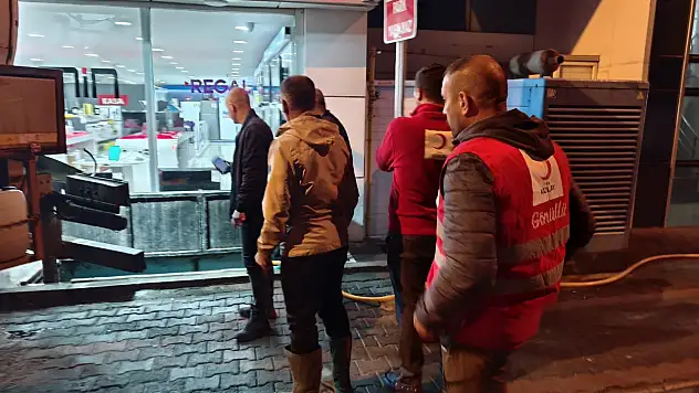 Doğubayazıt'ta sağanak sonrası sahaya indiler